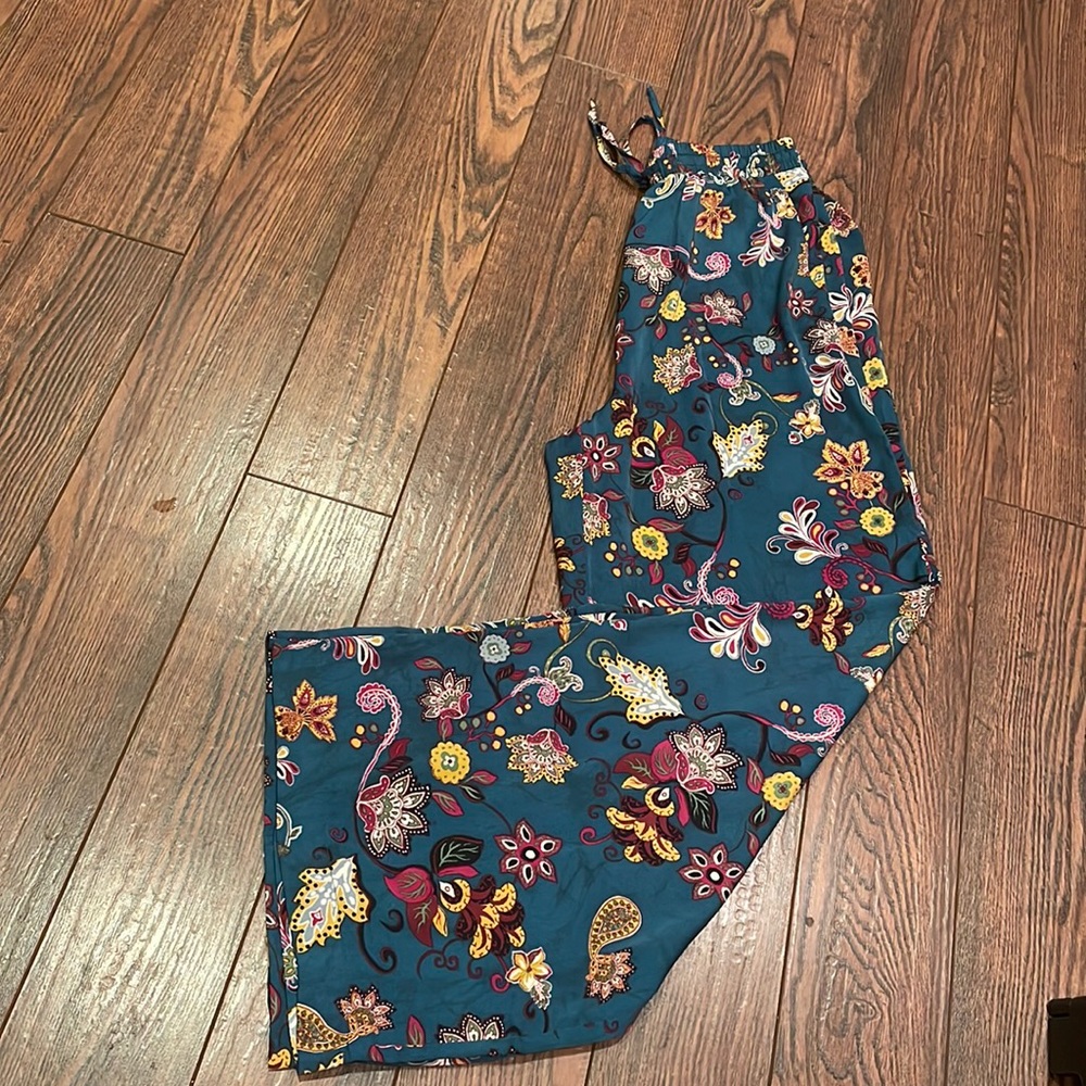 Wide leg pants